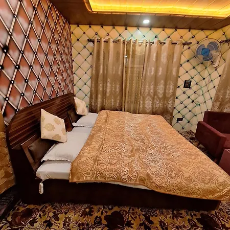 Oak Heaven Cottage Gulmarg Tangmarg Exterior photo