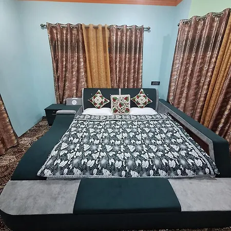 Oak Heaven Cottage Gulmarg Tangmarg Exterior photo