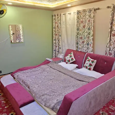 Oak Heaven Cottage Gulmarg Tangmarg Room photo
