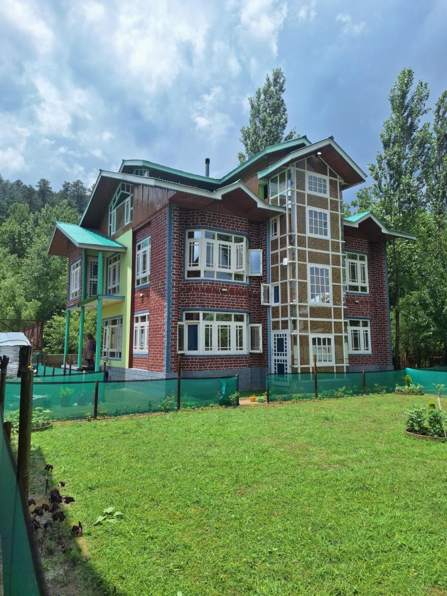 Oak Heaven Gulmarg