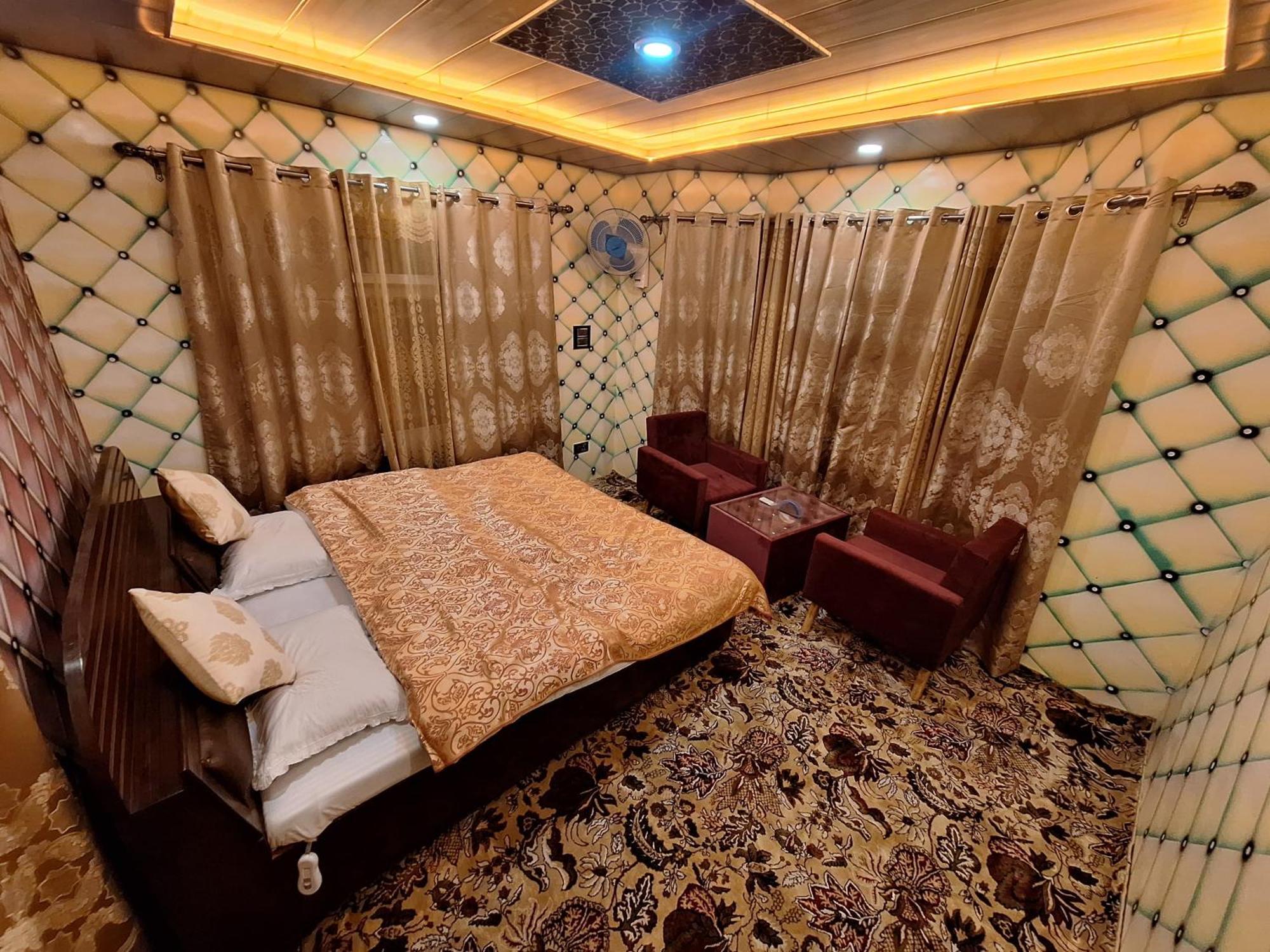 Oak Heaven Gulmarg Homestay Tangmarg