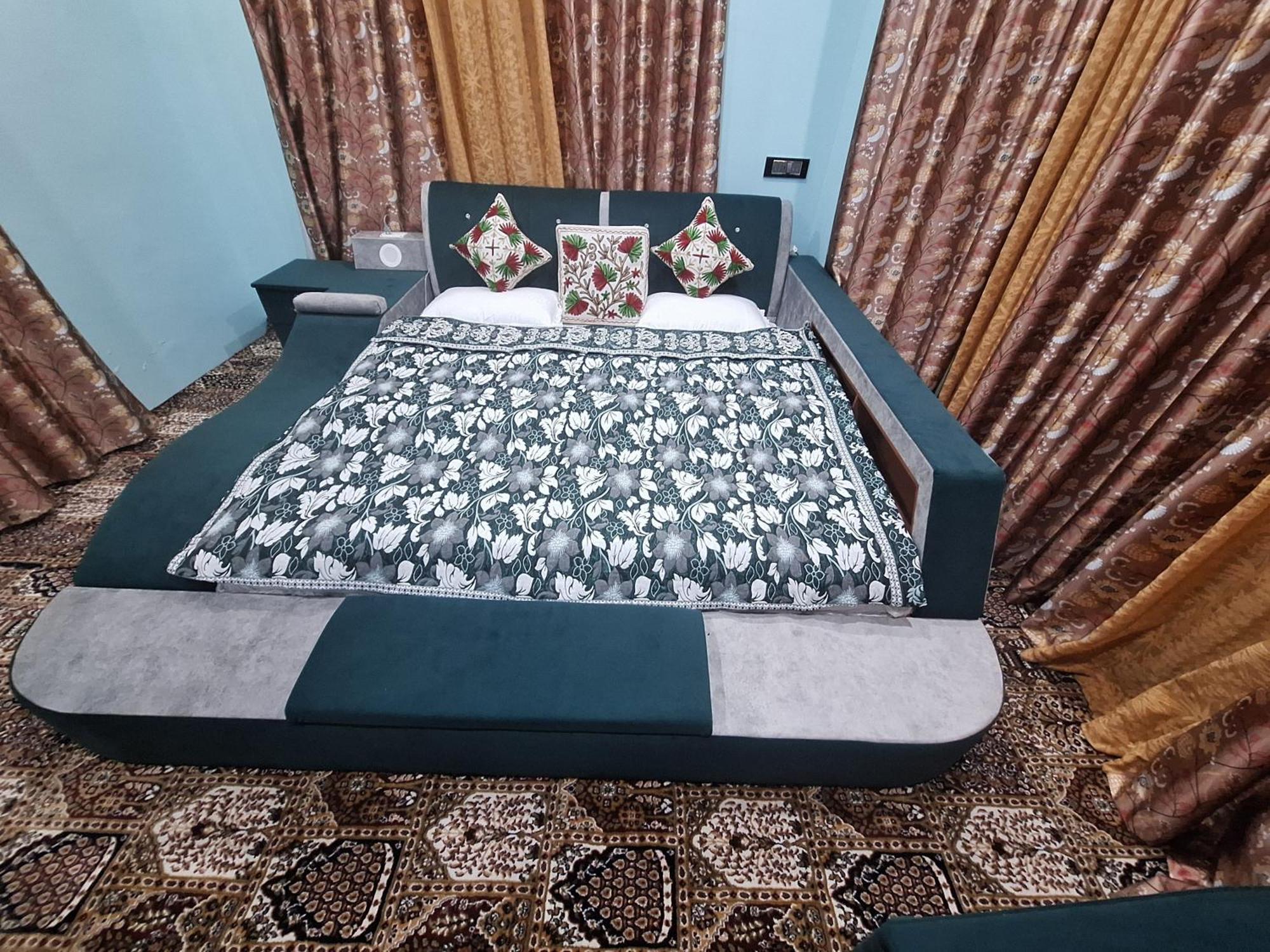 Oak Heaven Gulmarg Homestay *