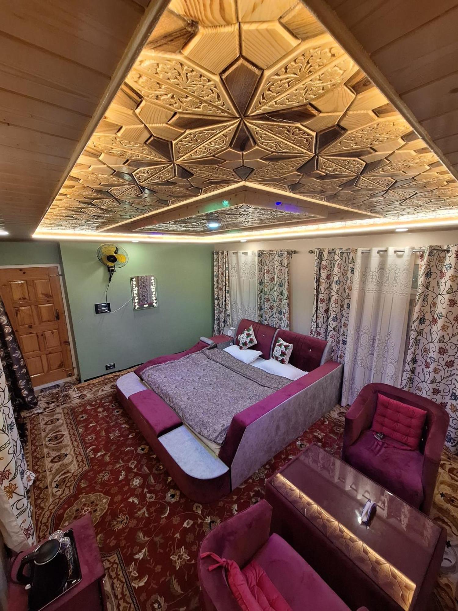 Oak Heaven Gulmarg Homestay *
