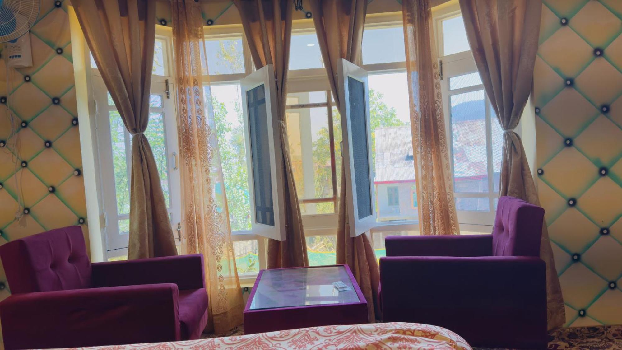 Oak Heaven Gulmarg Homestay