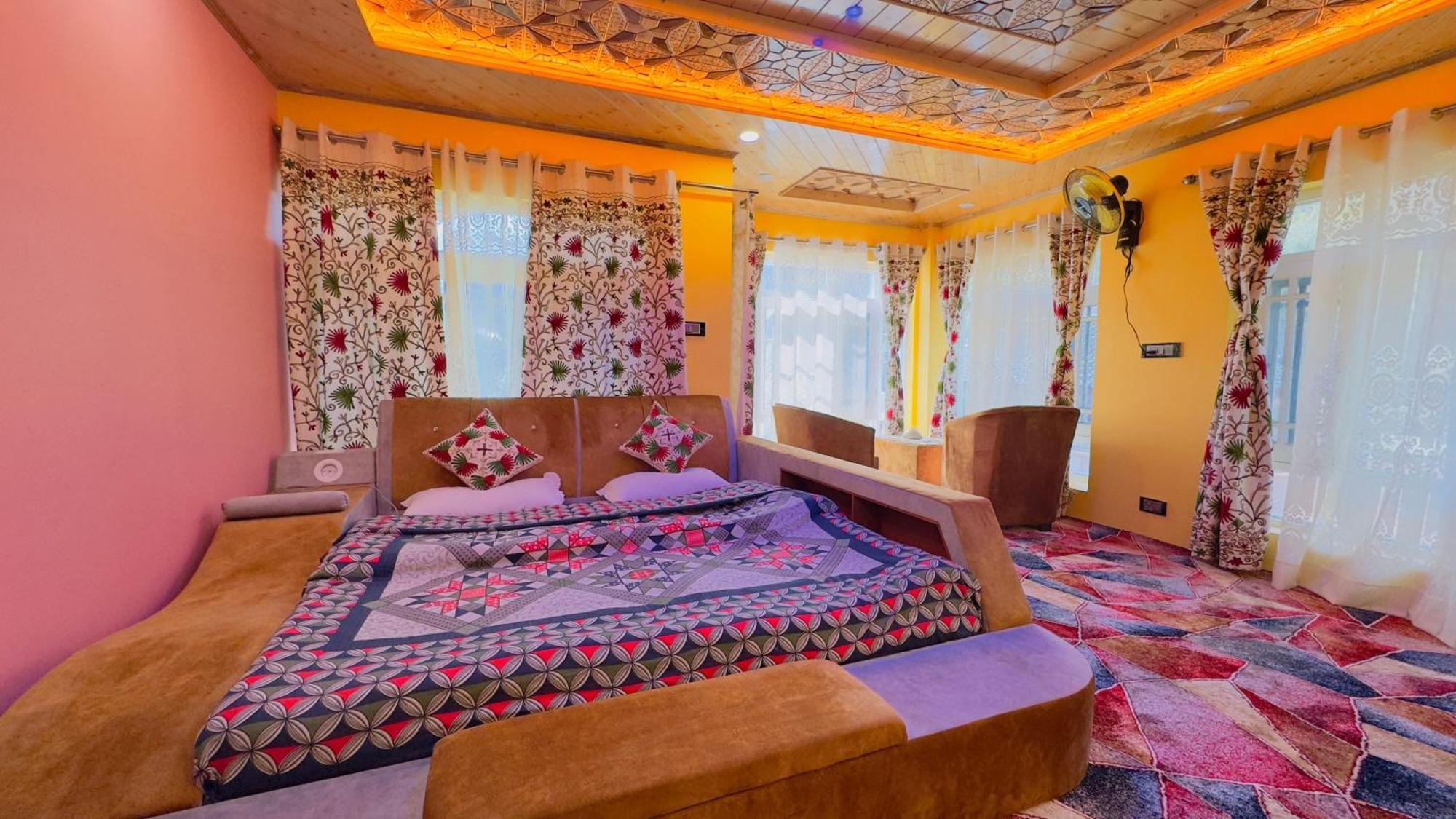 Homestay Oak Heaven Gulmarg Tangmarg