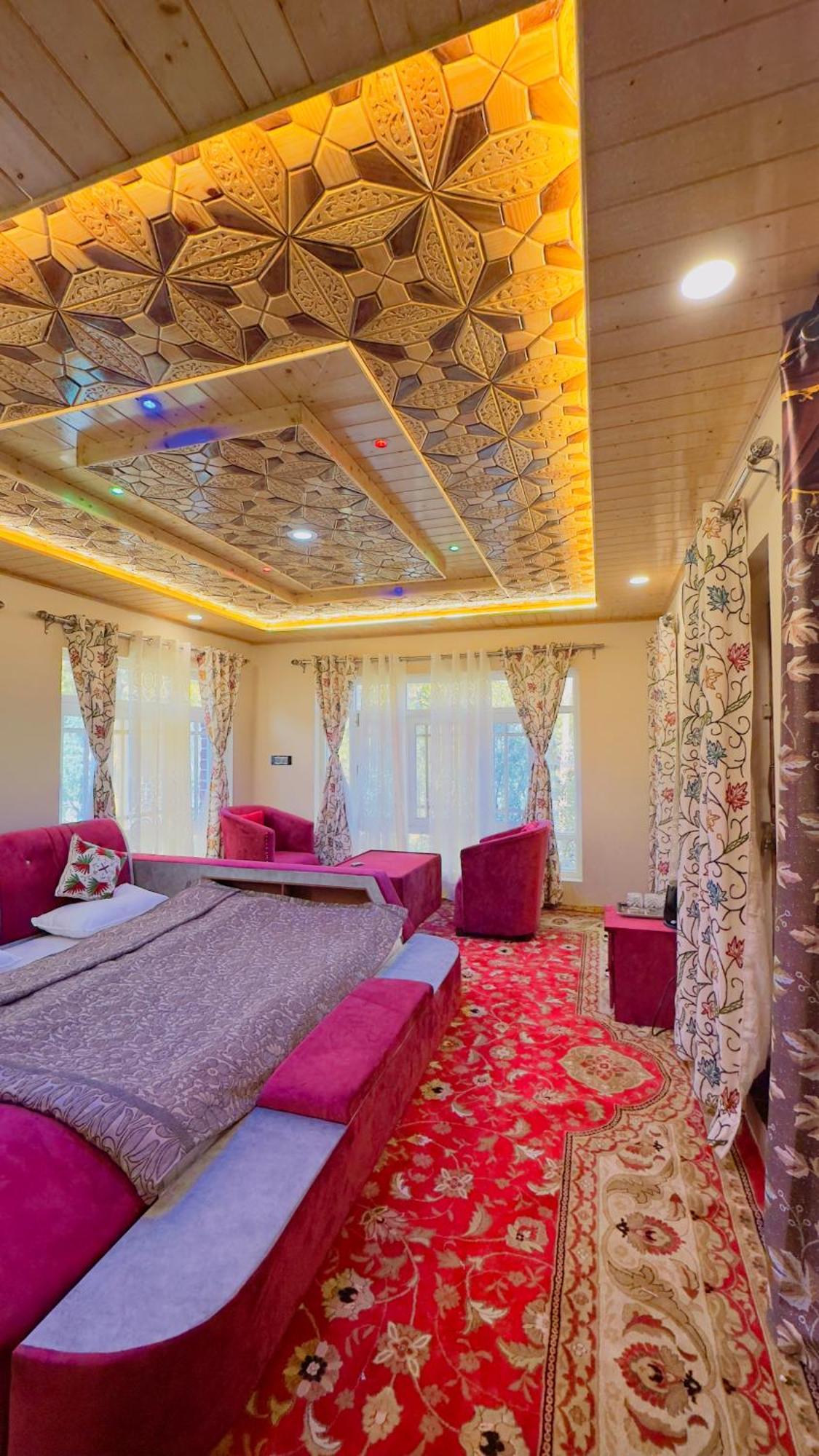 Oak Heaven Gulmarg Homestay